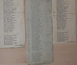 Sagar bi y Zakurrak, recortes de prensa adjuntos